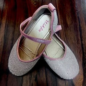 SHOE SALE!! Girls Size 1 Rhinestone Ballet Style Slipper.
